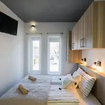 Evergreen Apartment *